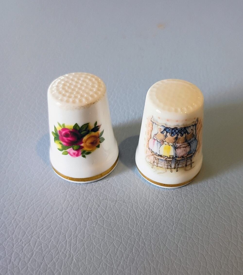 Royal Doulton Brambly Hedge Winter 1983 Jill Barklem Thimble & Royal Albert Old